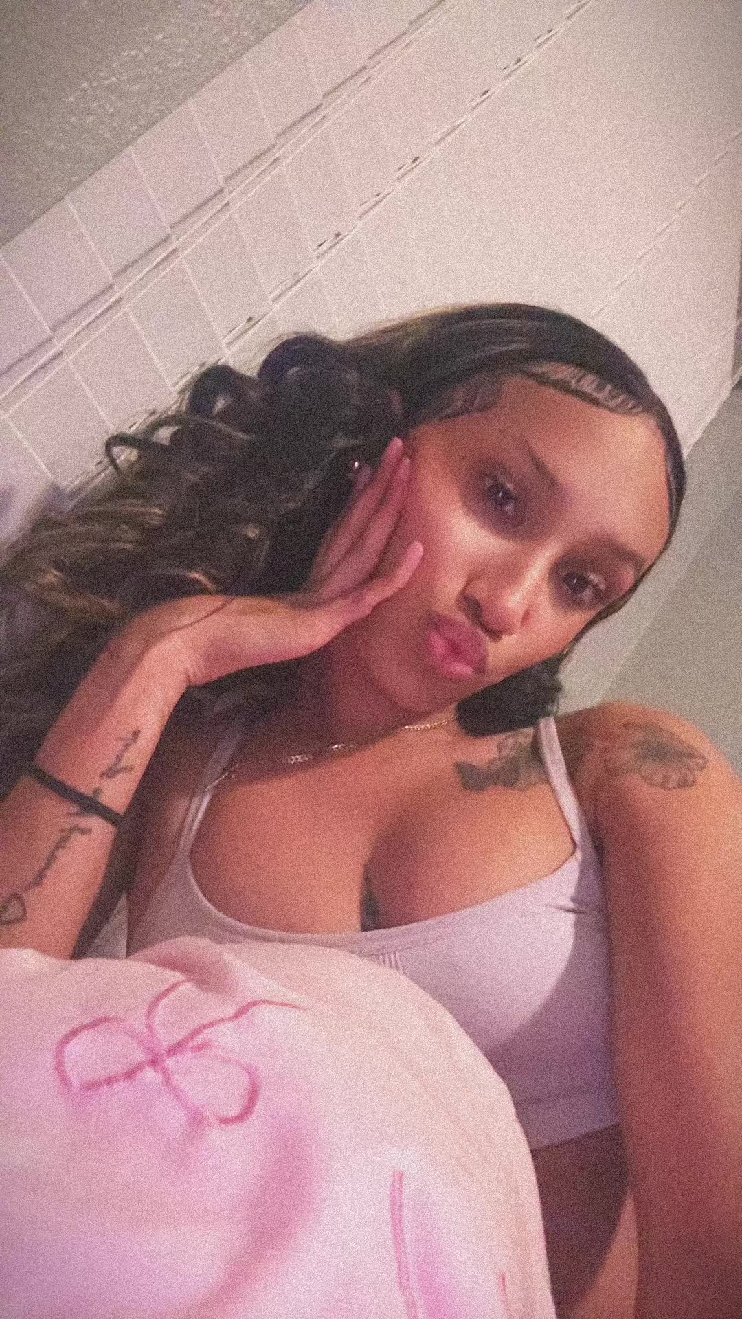@Navasha🥰🥰
