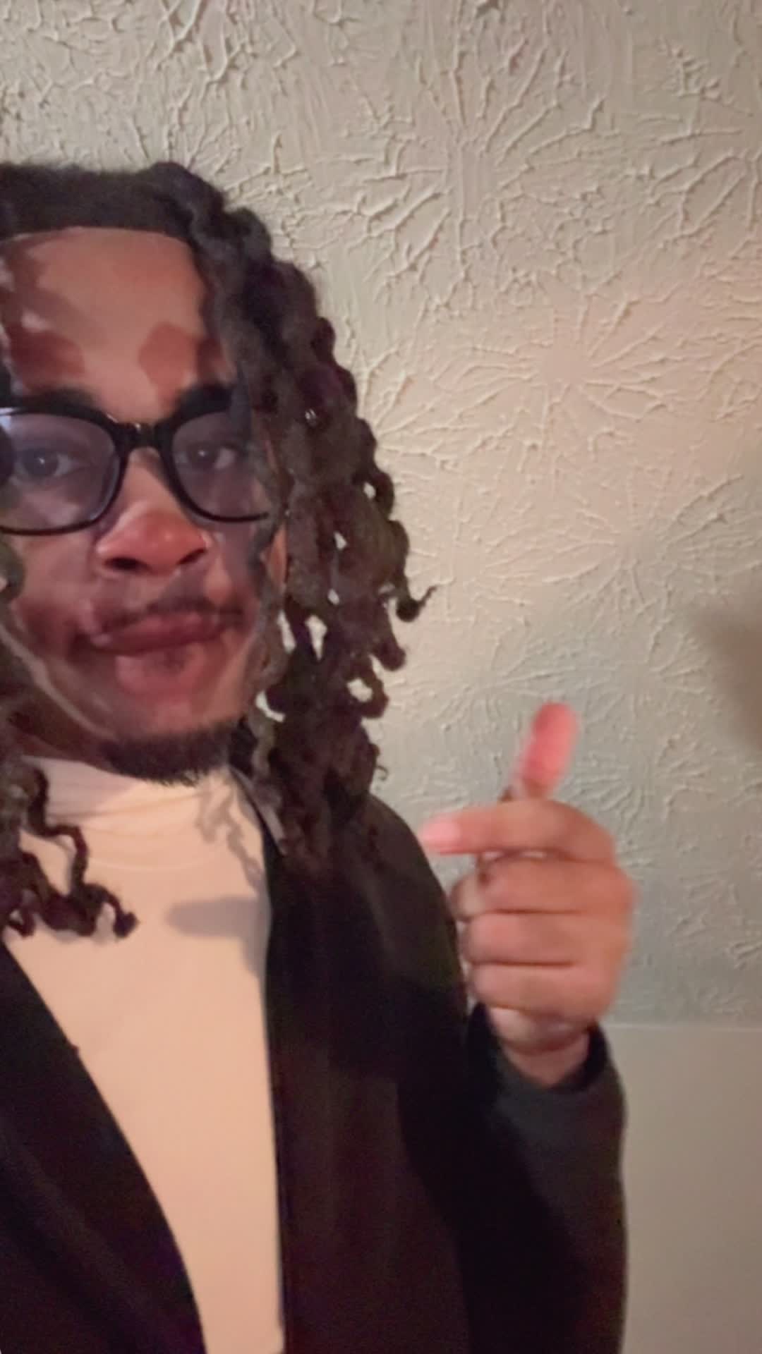@️