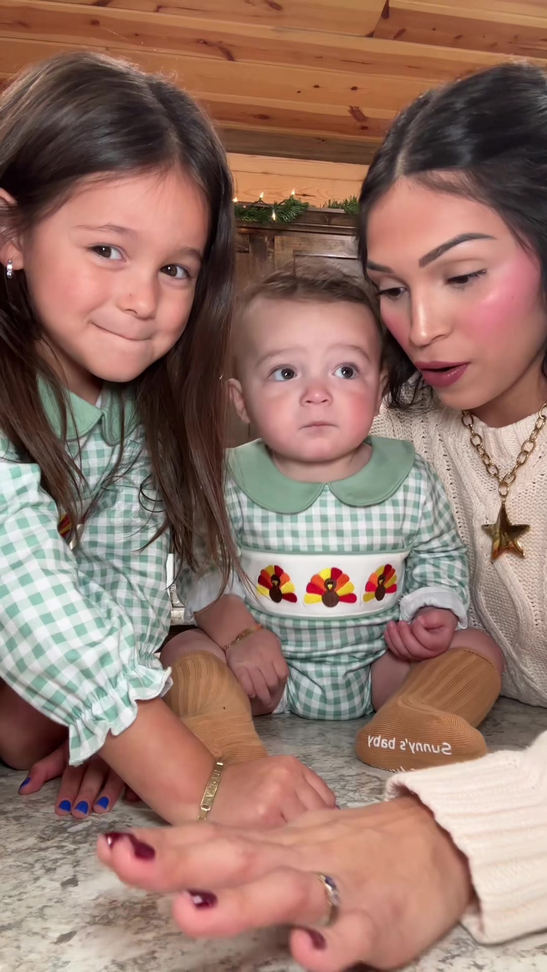 @Adamari | Mom of 2