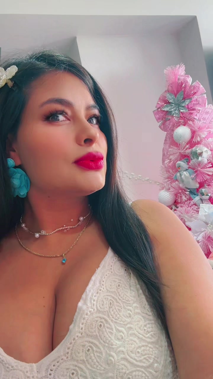 @Aisha 💋💋🌹✨🤩😎