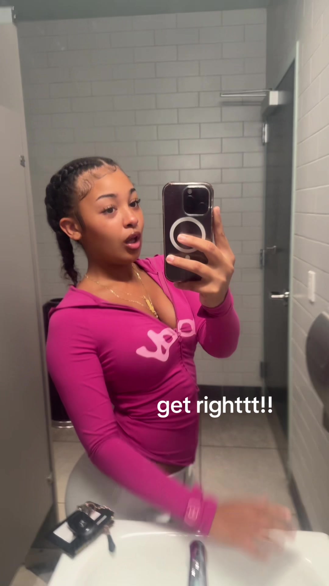 @🫦