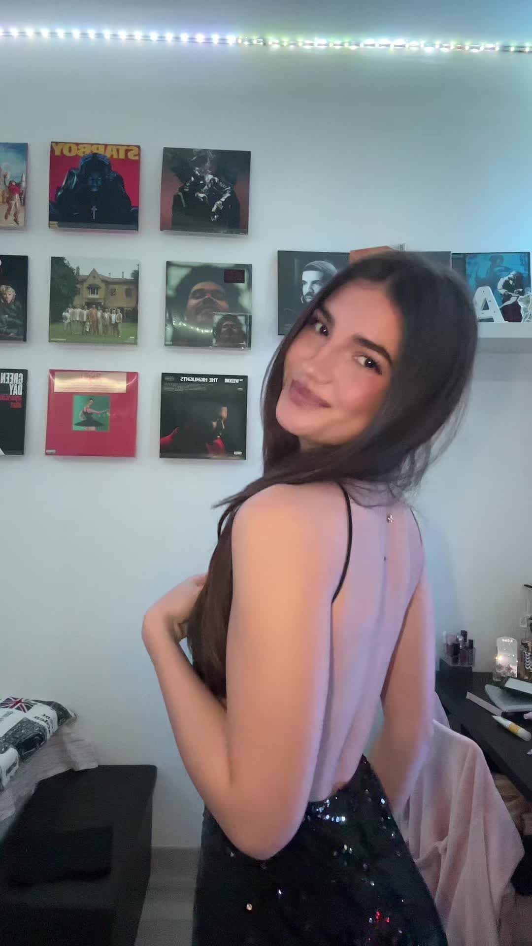 @angela.deliallisi