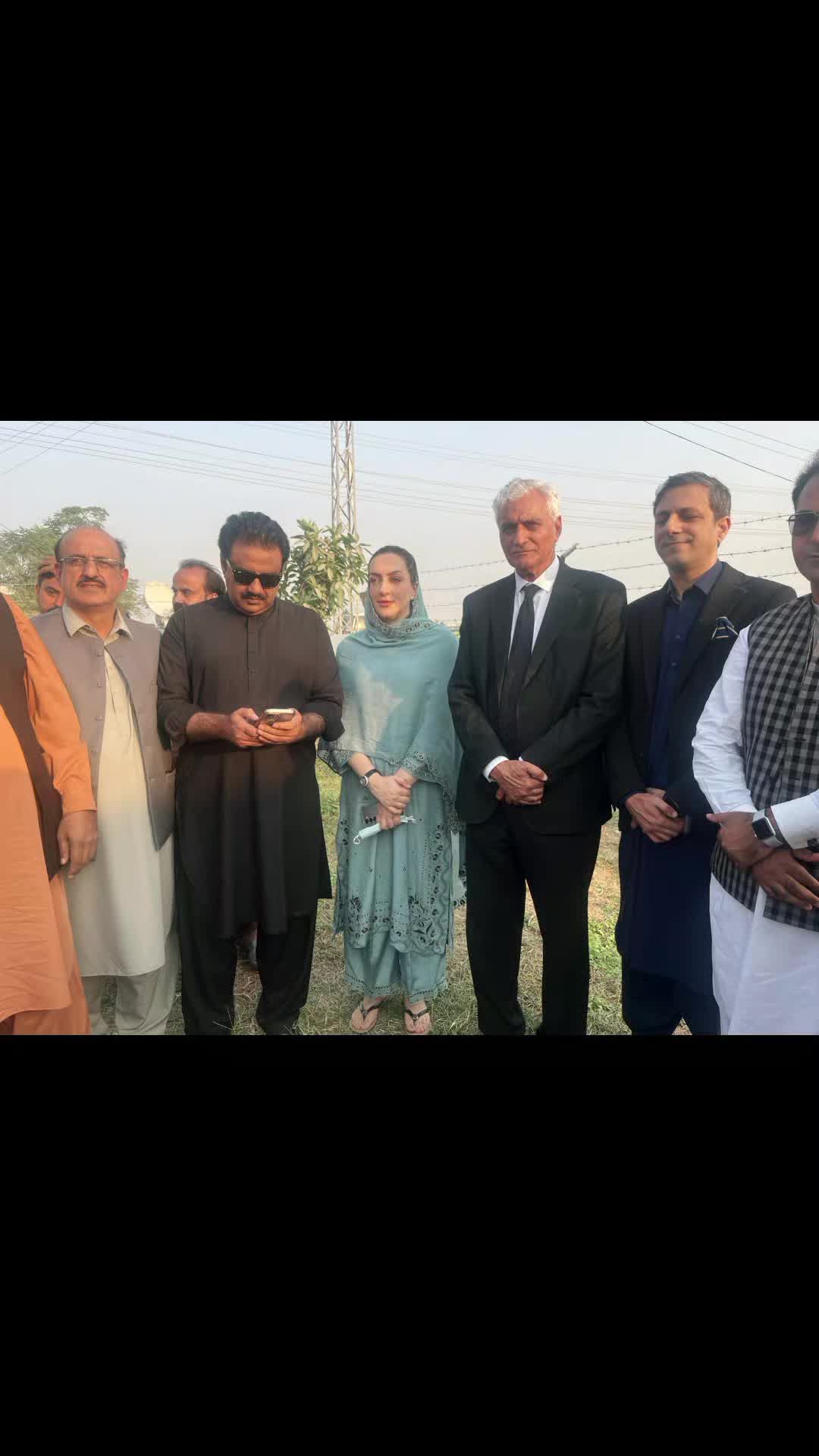 @Khawajafarooqahmed_804