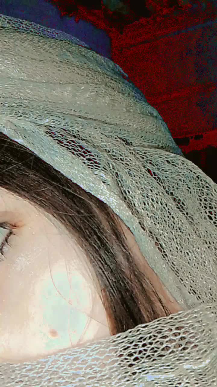 @༺ 🍁𝑬𝒚𝒆𝒔 𝒒𝒖𝒆𝒆𝒏🍁 ༻
