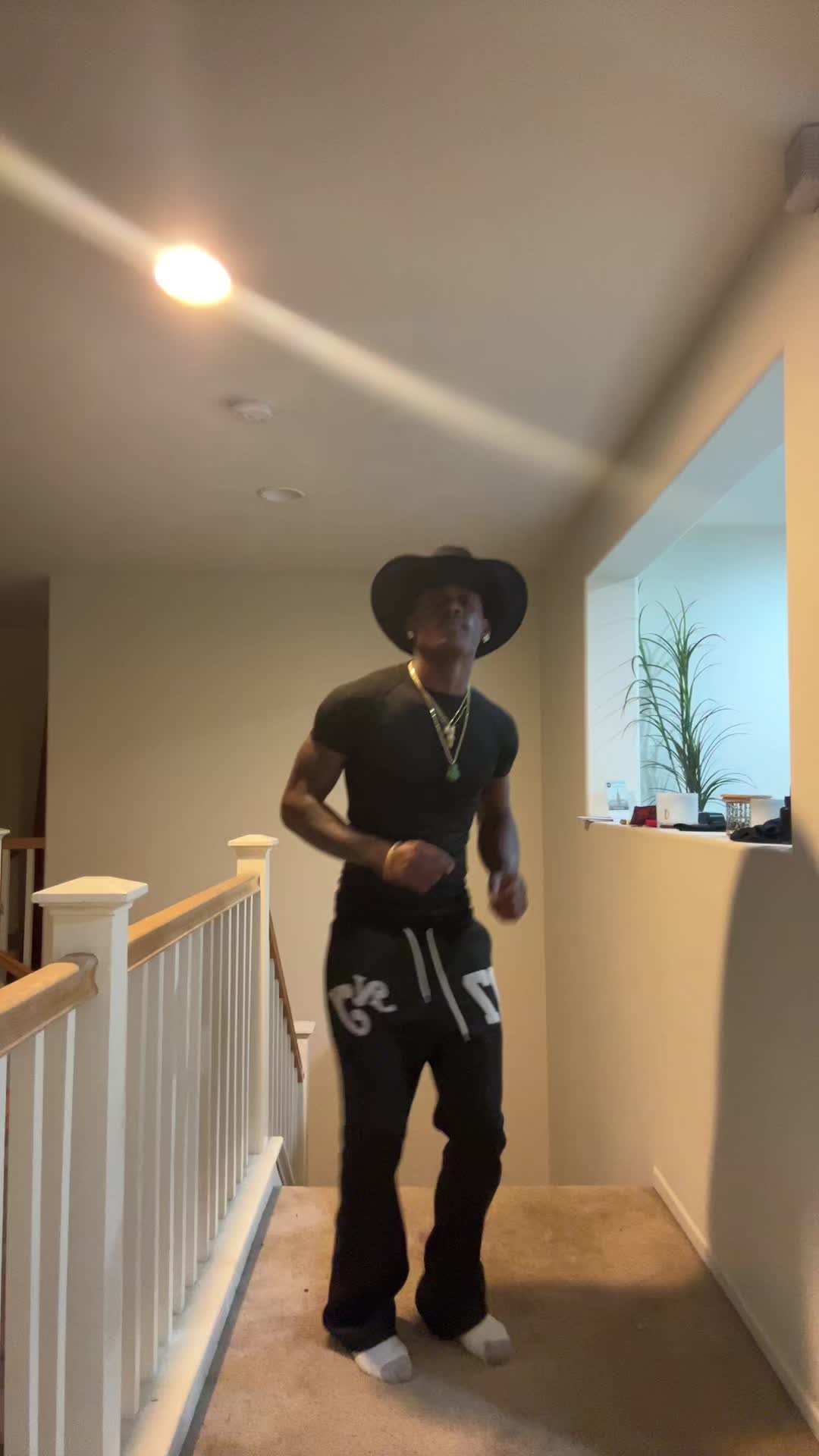 @Yrn J