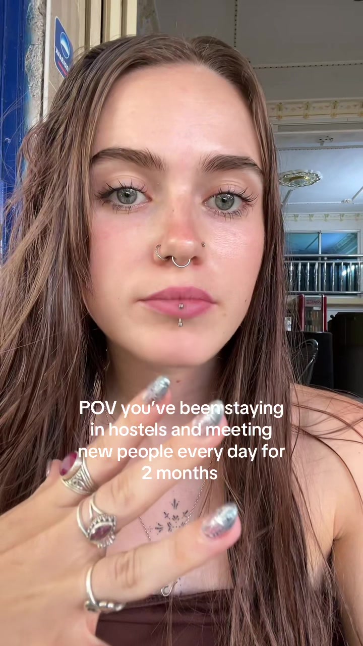 @robyn 𖤓 solo travel