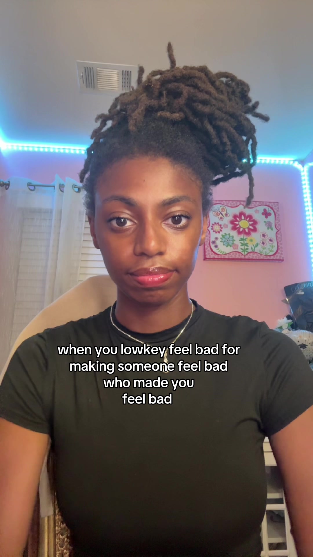 @shaniya ᥫ᭡.