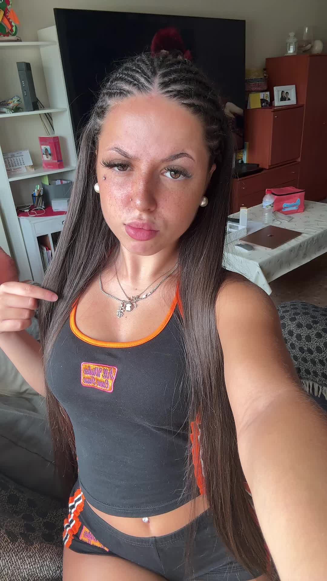 @juliaa