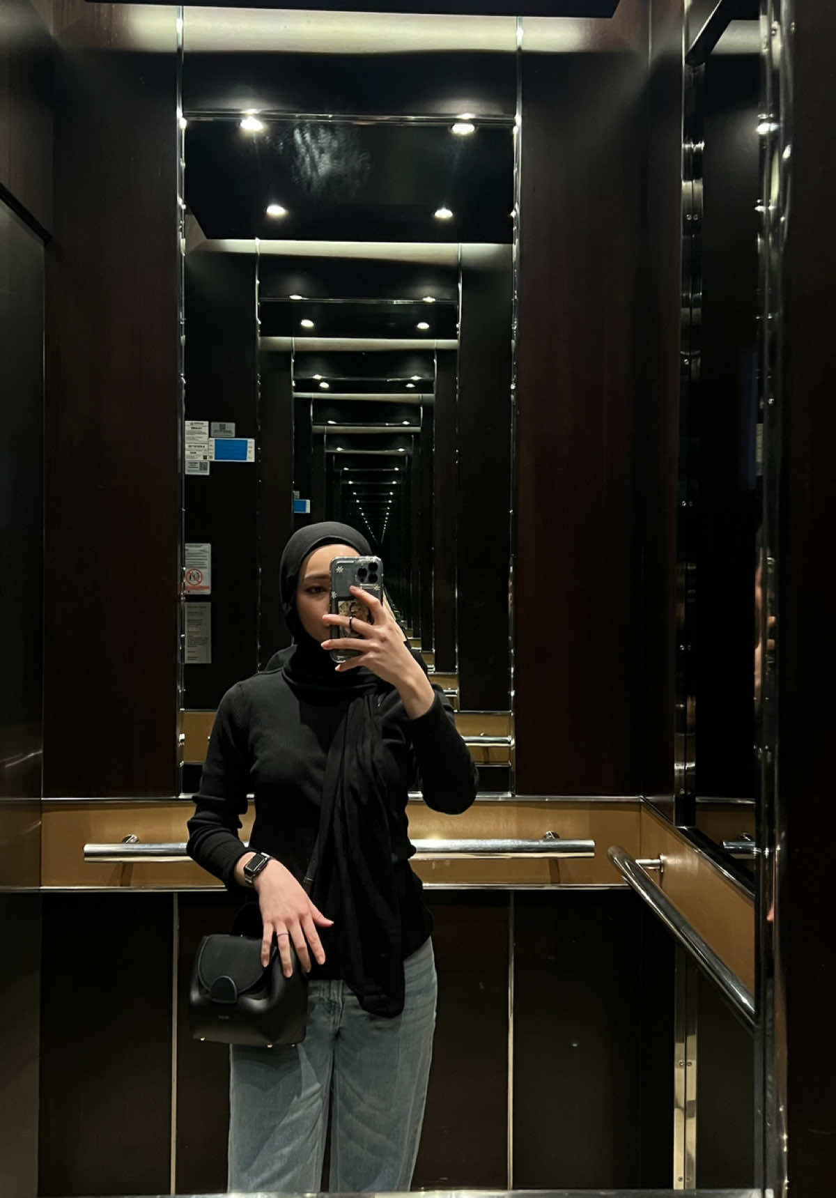 Elyaa (@elyaaridzuan) - Urlebird