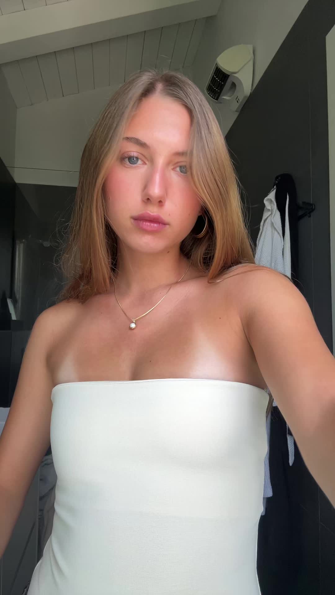@Ella