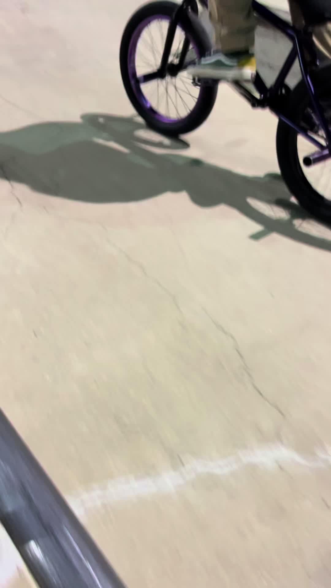 @🦦