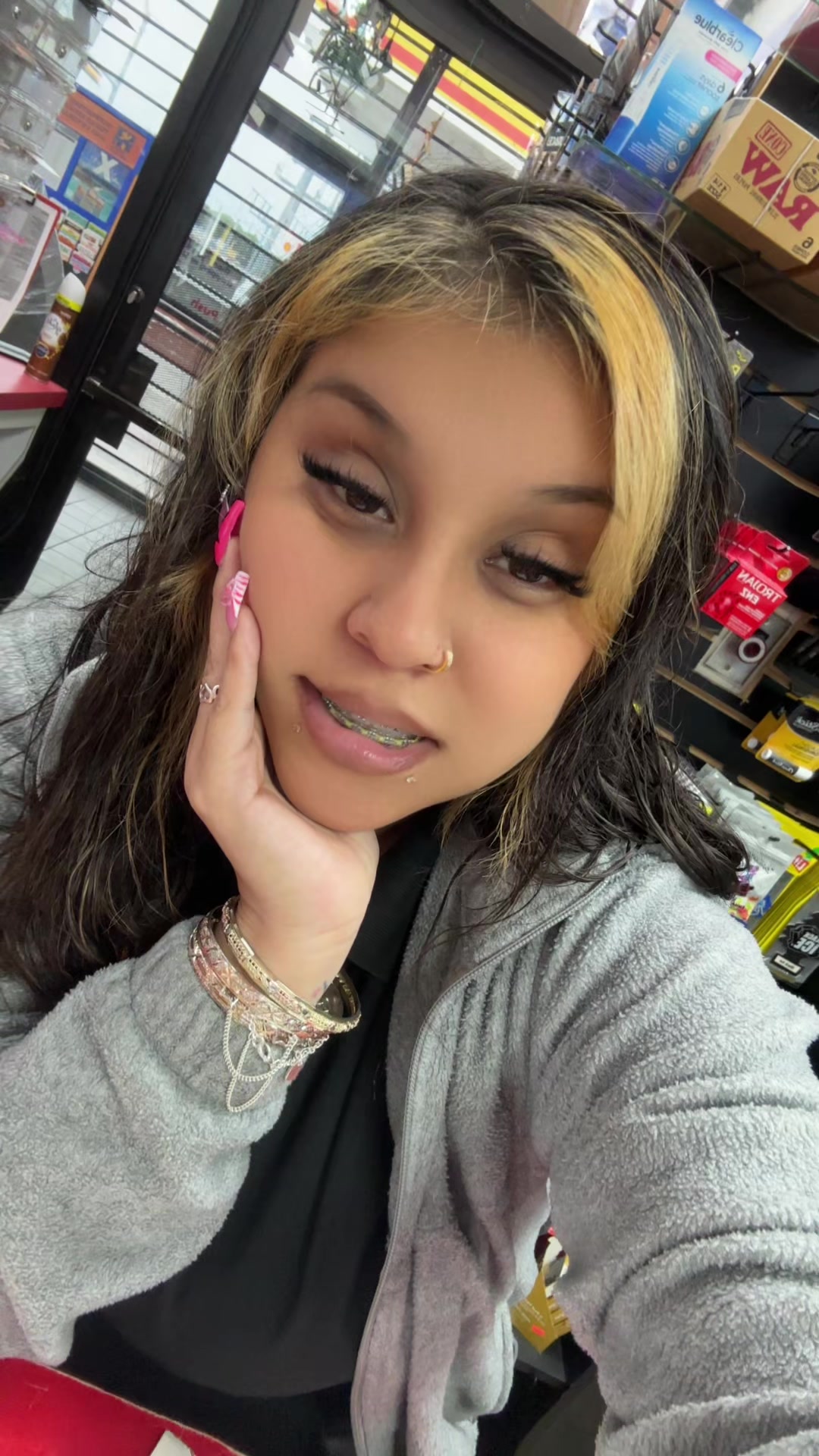 @Theyyhateeninaa