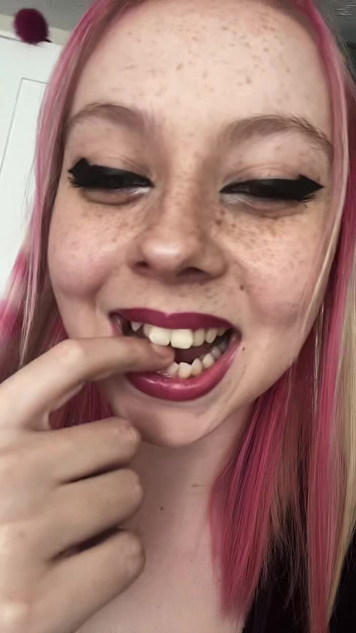 @Ez <3