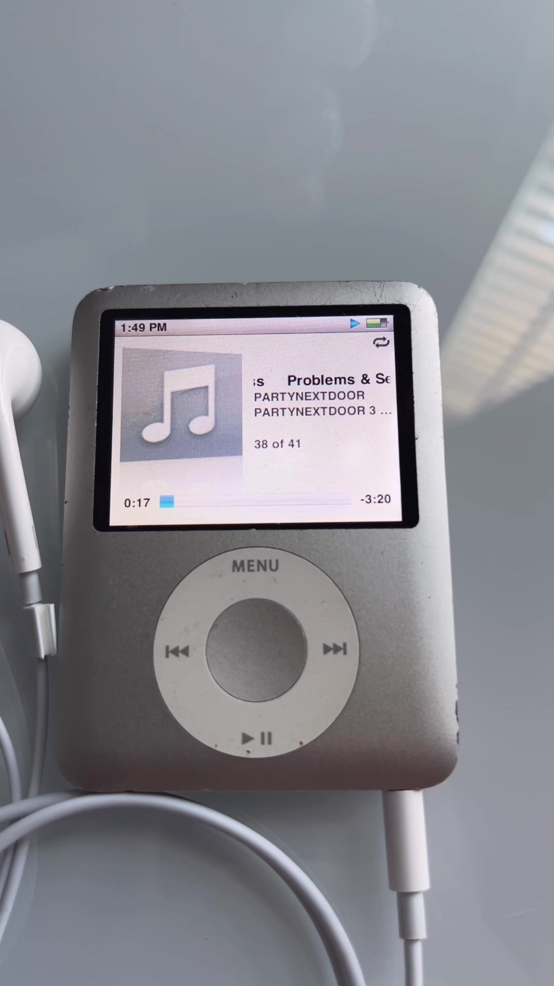 @🎧