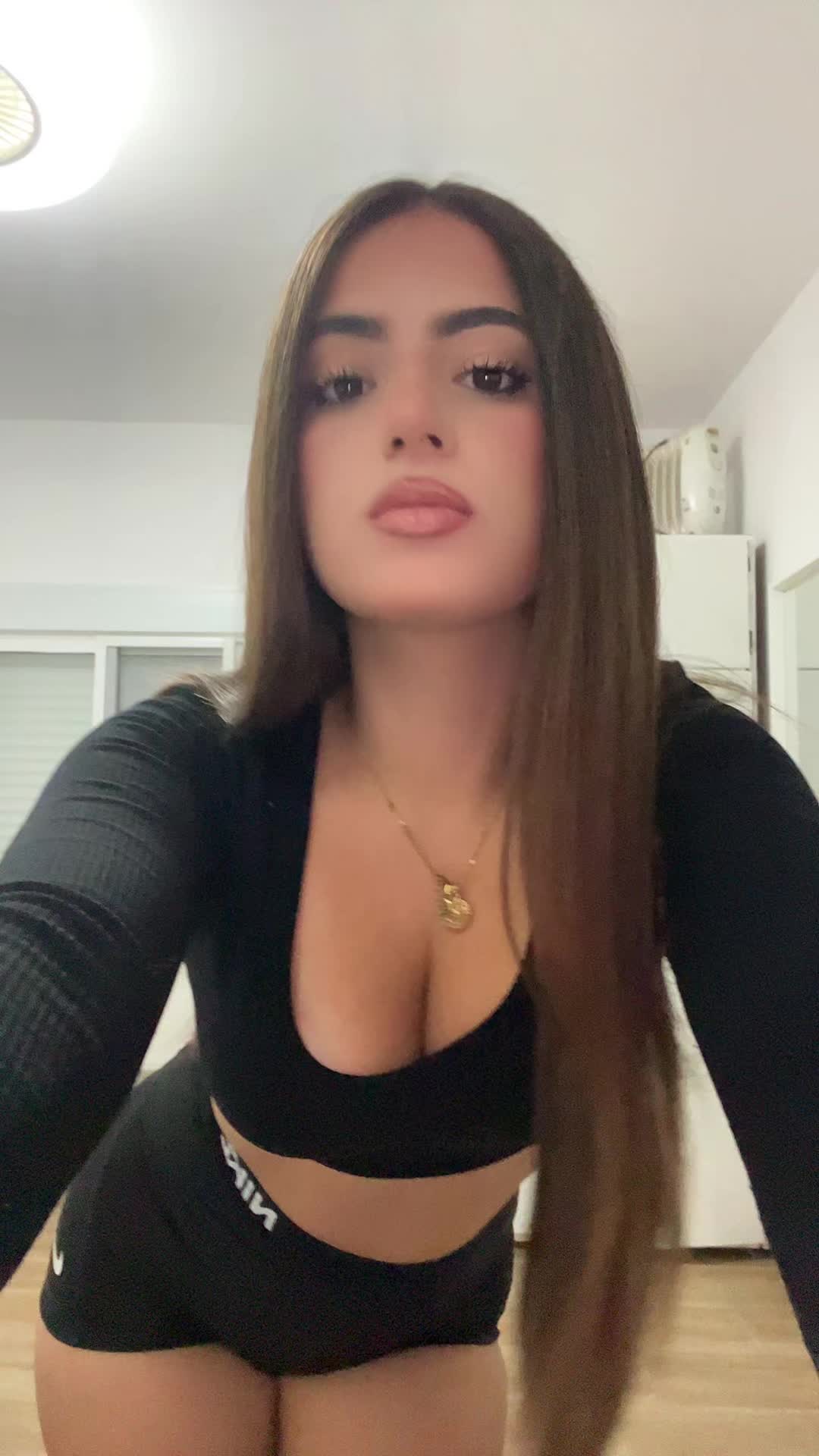 @Micaelaingala