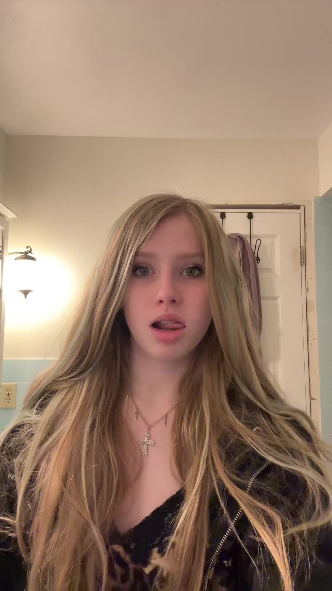 @🕊️