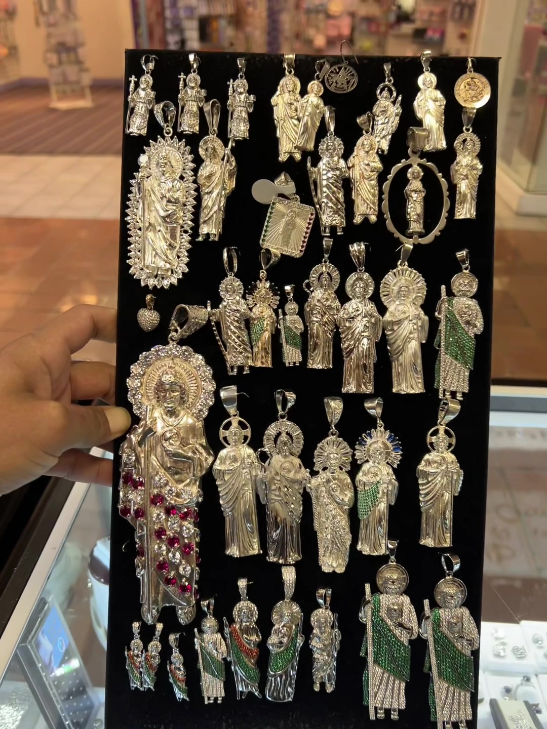 @AliJewelers
