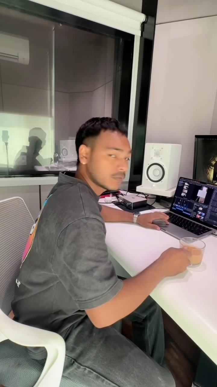 @𝐑.𝐑 𝐏𝐚𝐫𝐢𝐲𝐚𝐫😎