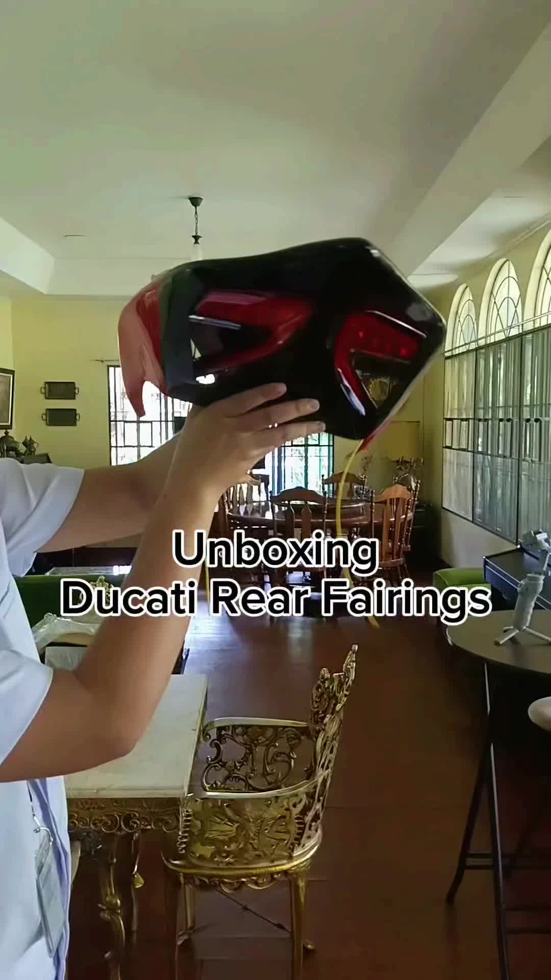@Eyt