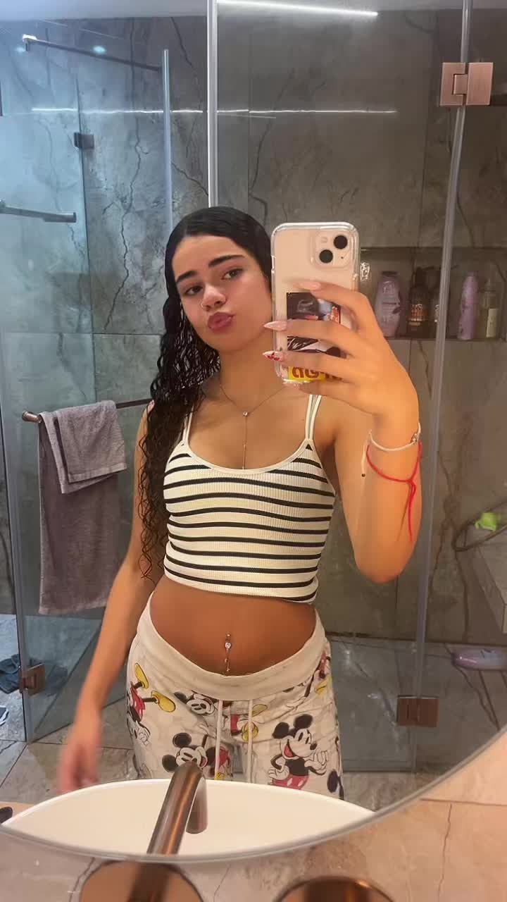 @𝚁𝙾𝙼𝙸 ♕