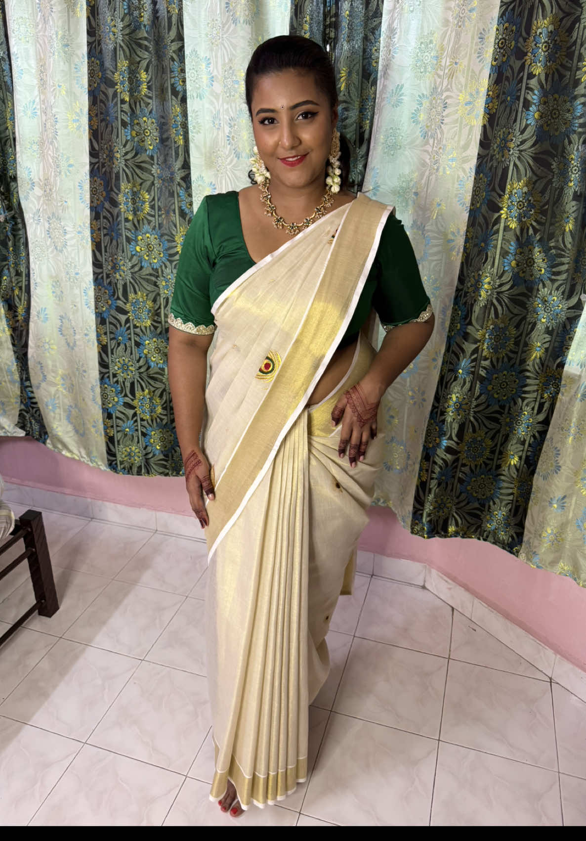 @V-Pleats & Drapes