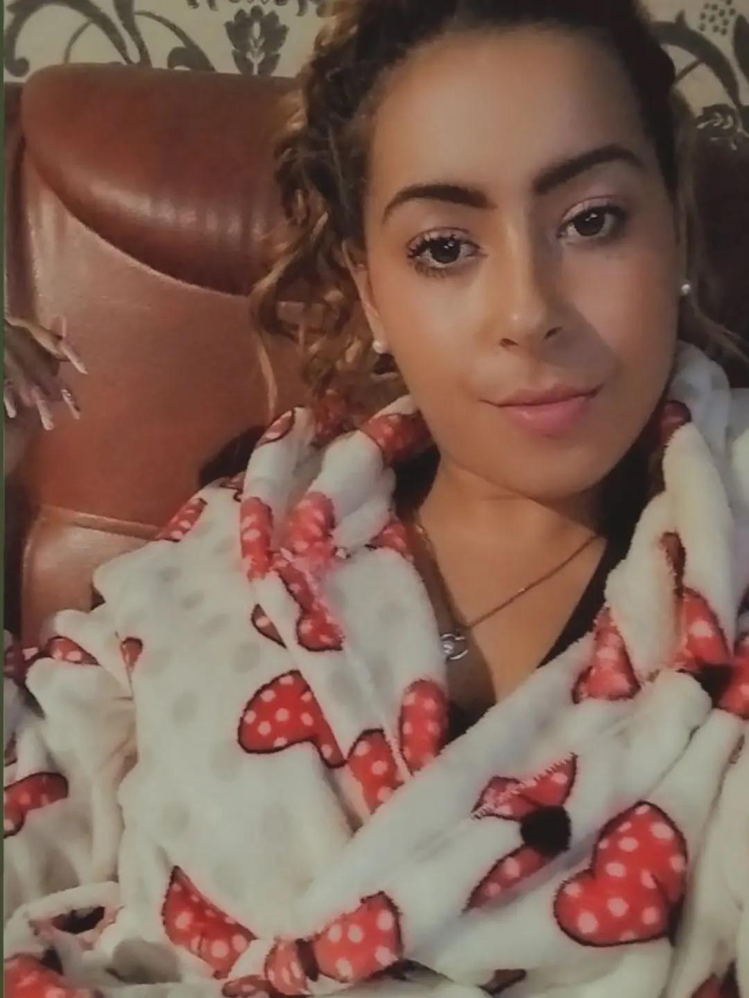 @M&ograve;nika