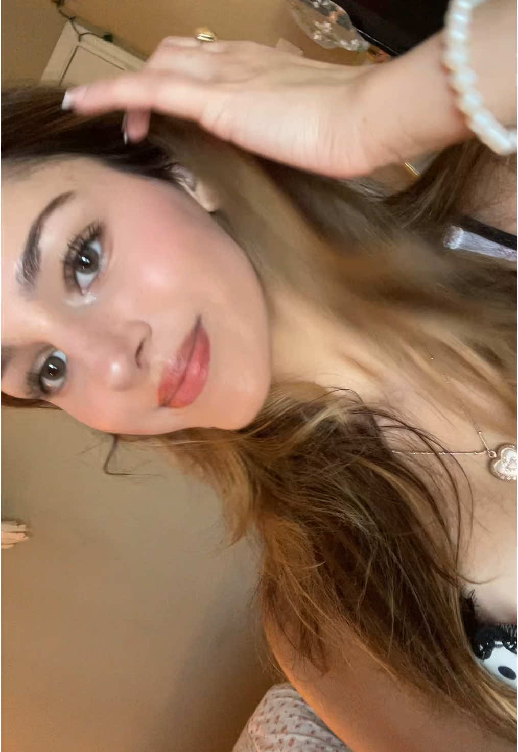 @amara caris 🦢