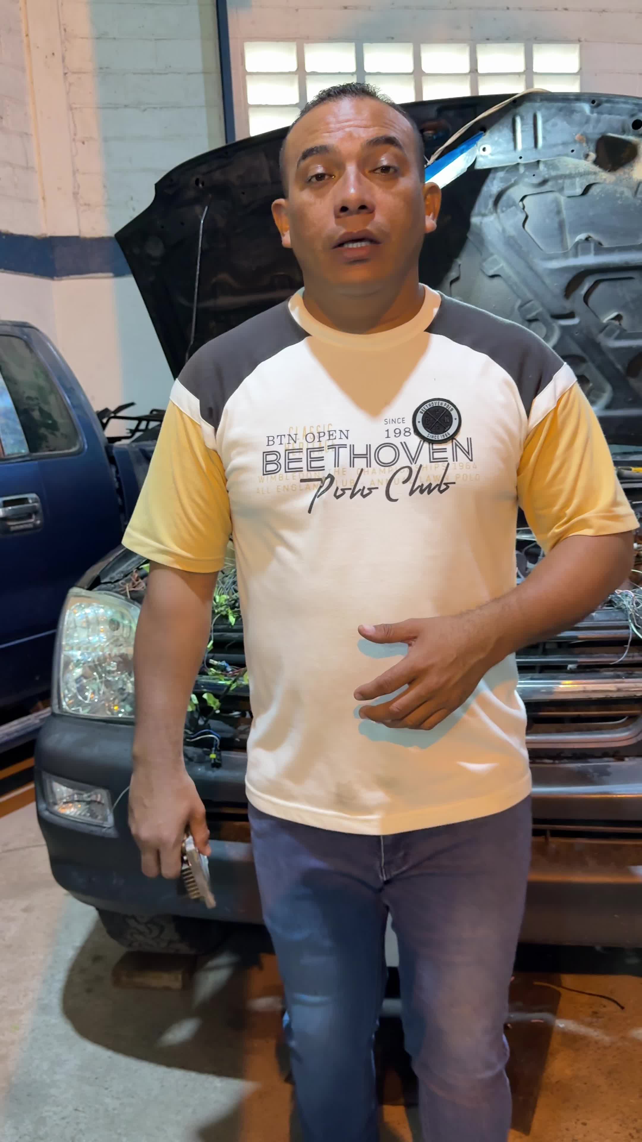 @V&iacute;ctor Aponte