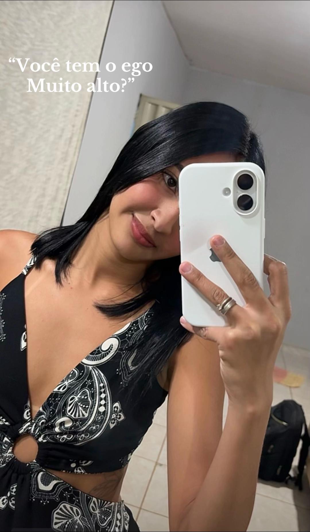 @Julia Dourado