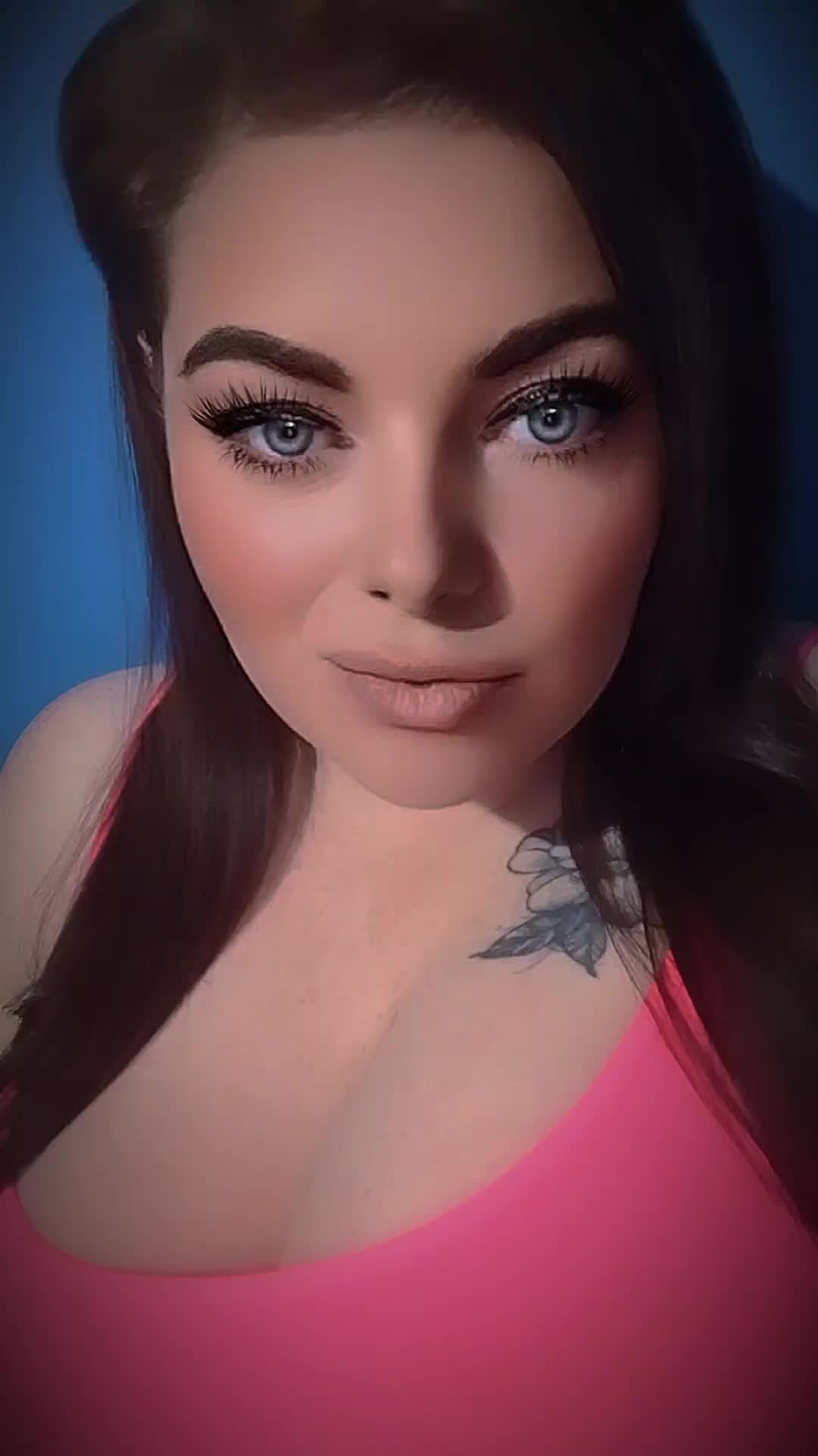 @🍒𝒮𝒽𝒶𝓃𝒶 ~𝓁o𝓊𝒾𝓈𝑒🍒