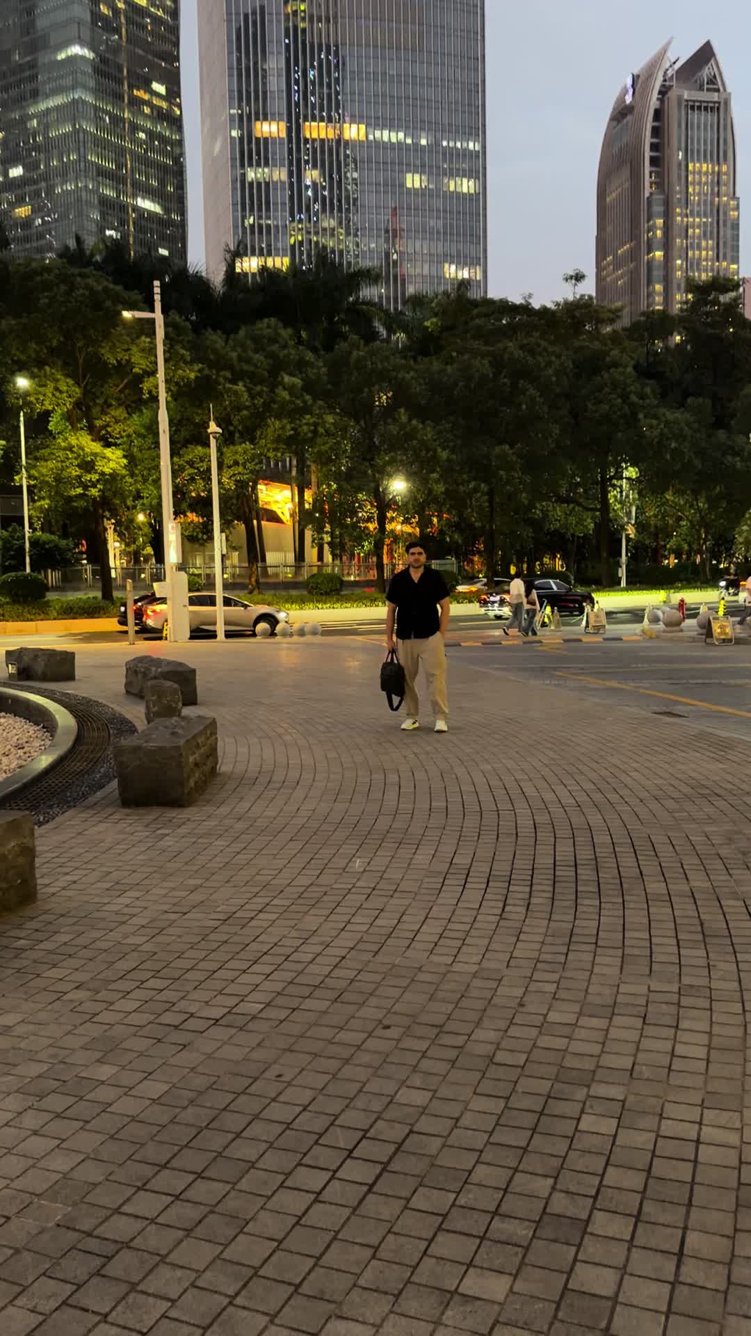 @KM