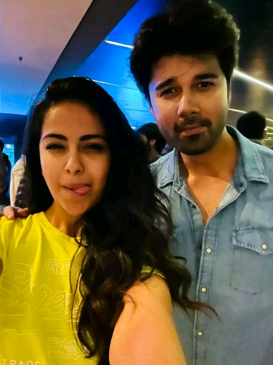@Yasmine_banerjee ༘♡