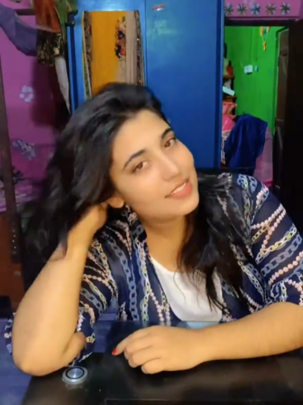 @QueenGirl🌸Anamika