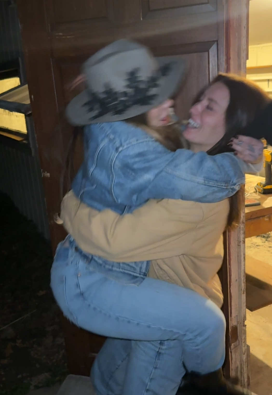 @lauurenaustin