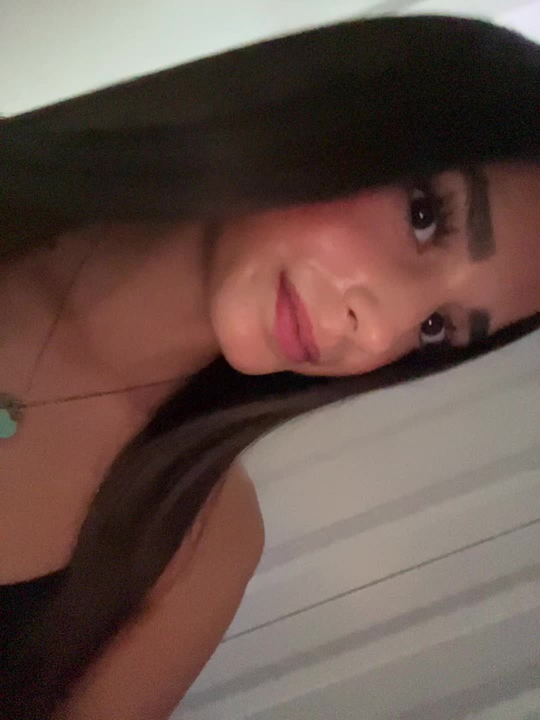 @whyjulielying