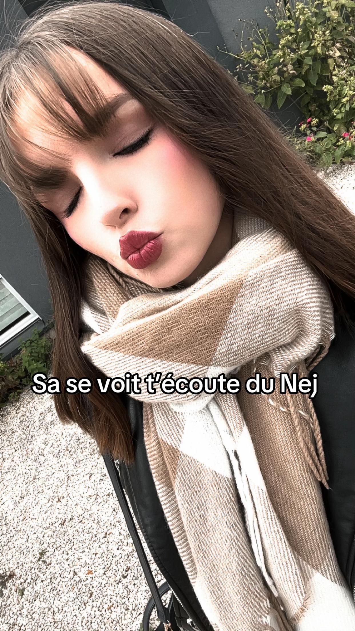 @Am&eacute;lie 🌺