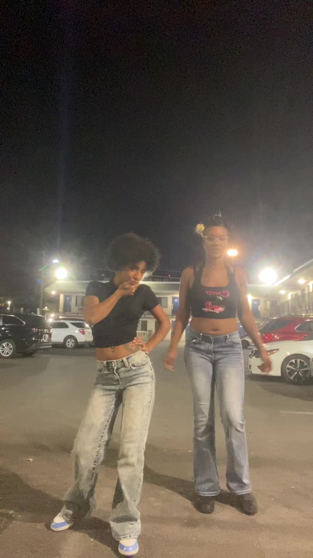 @Sade 😏😘