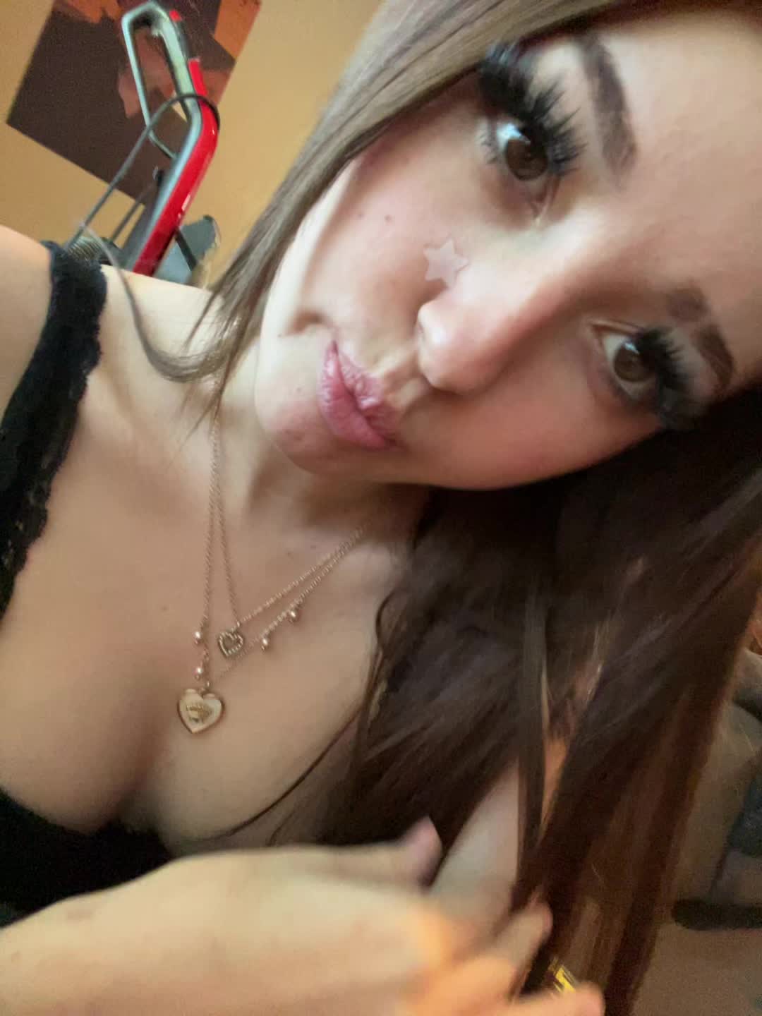 @⁥  ⁥