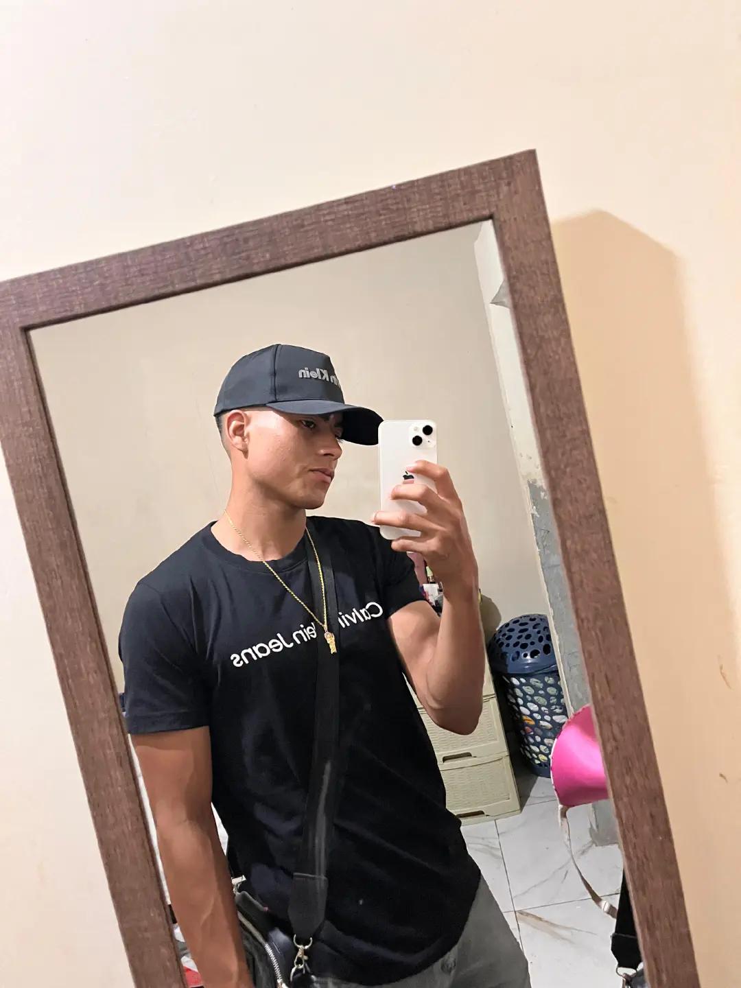 @user 🧔