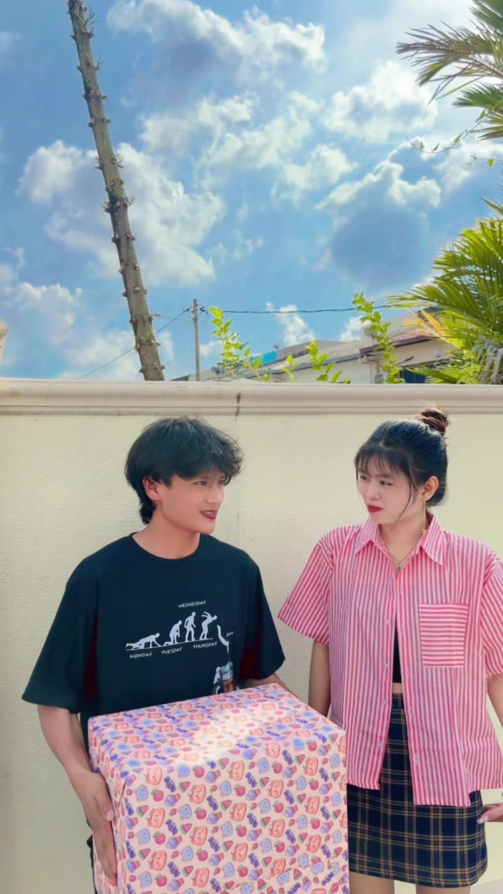 @ʏᴜʀɪ☂︎🛍️🎁🚙