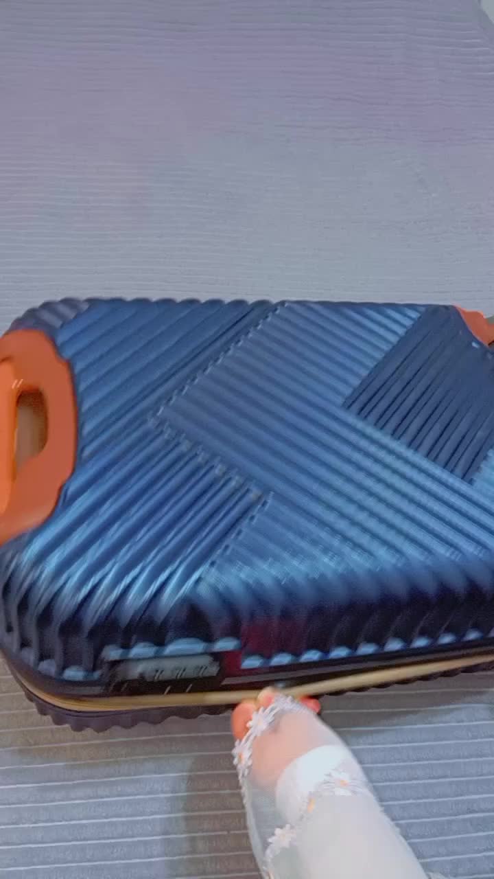 @:آمـ غمـآزهہ✘,⇣