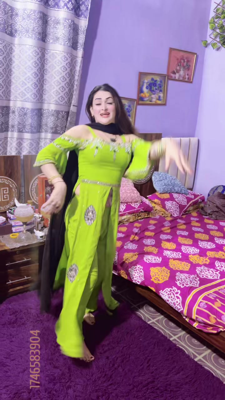 @Misses Karachi zindage