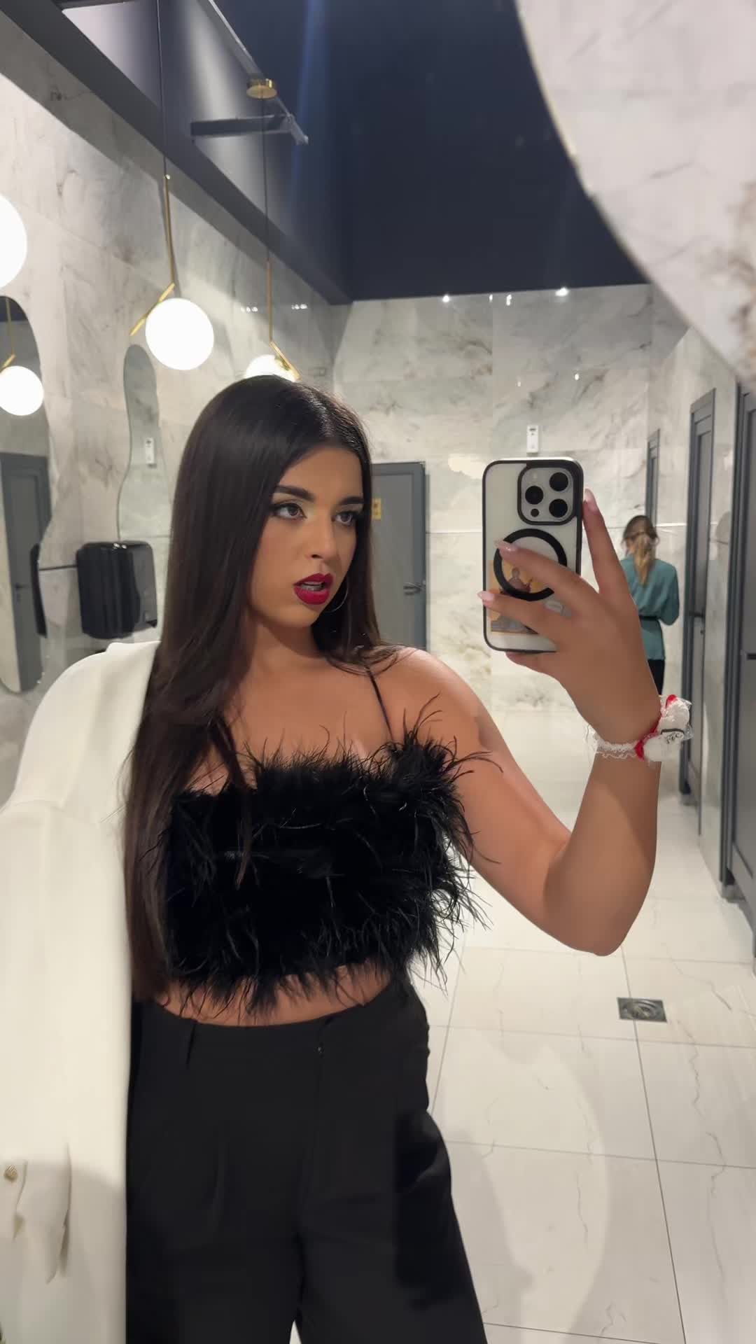 @🤷🏽&zwj;♀️