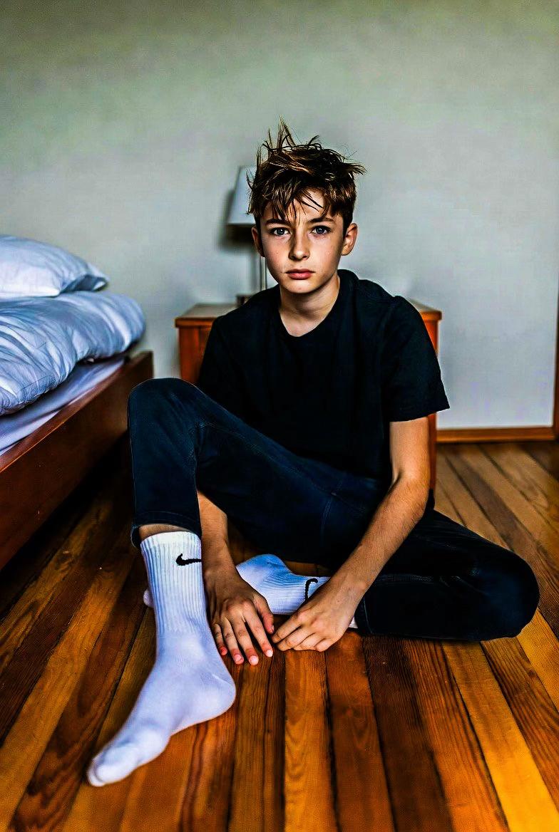 @Gips Fetish