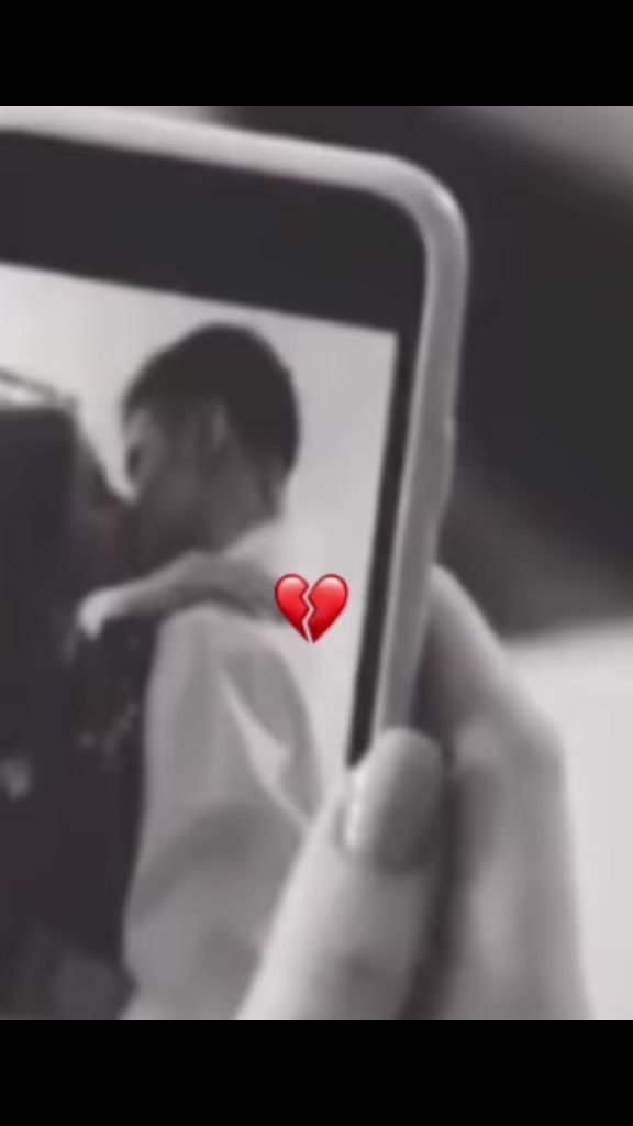@𝖇𝖗𝖔𝖐𝖊𝖓 𝖍𝖊𝖆𝖗𝖙 ❤️&zwj;🩹