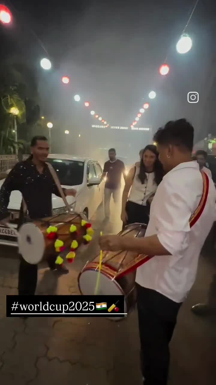 @Smriti Mandhana 18