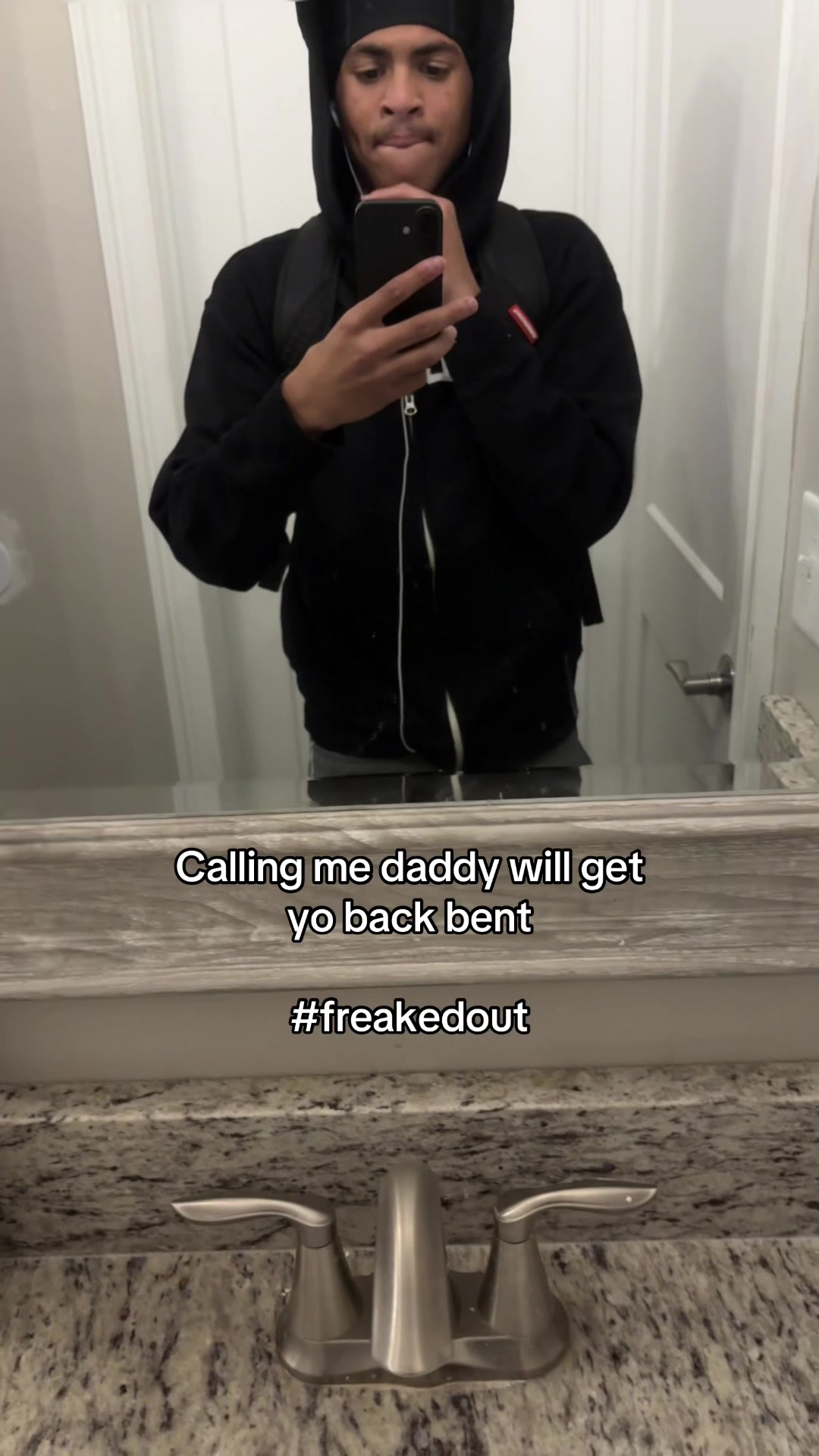 @⃟