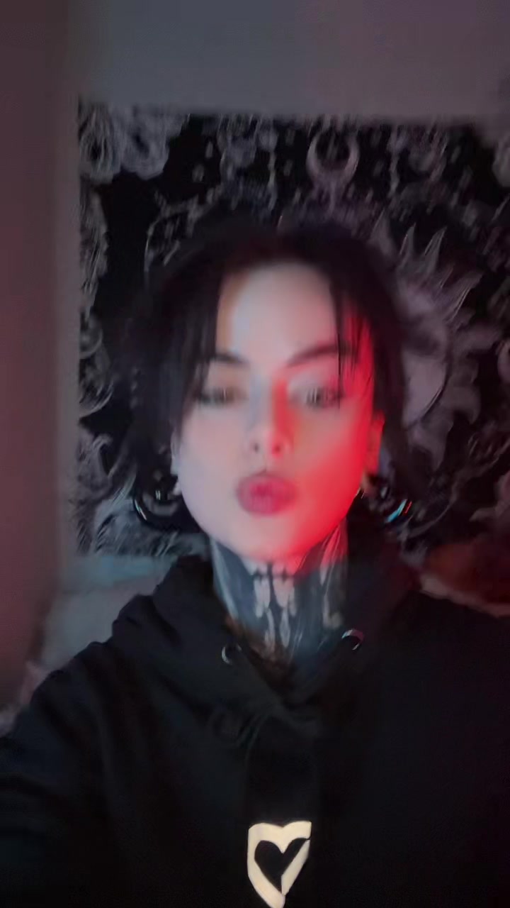 @Tsukini_suka🍅
