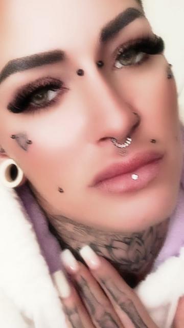 @🎀✨𝕴𝖓𝖐𝖊𝖉_𝕯𝖊𝕷𝖚𝖃𝖊✨🎀