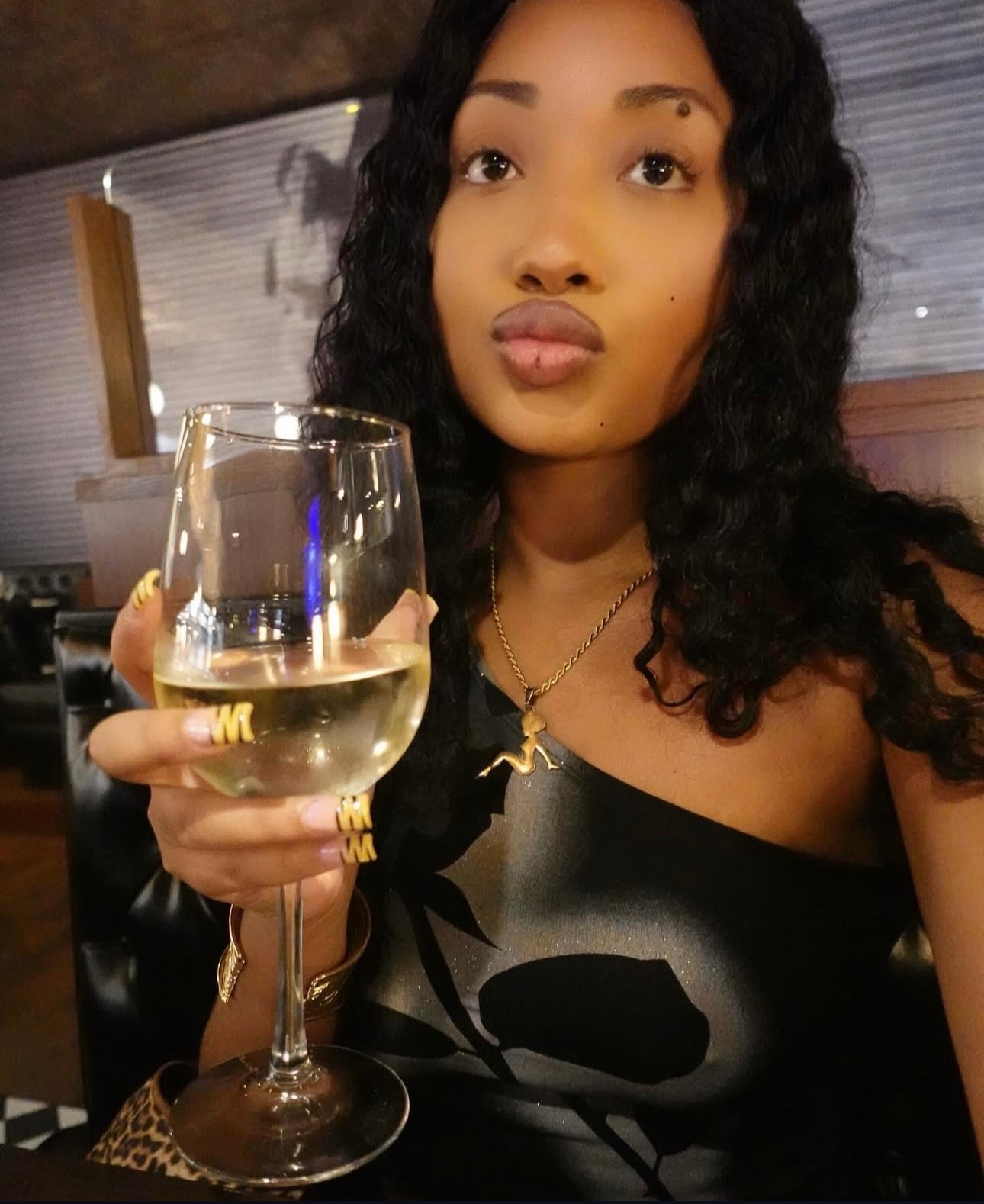 @nia